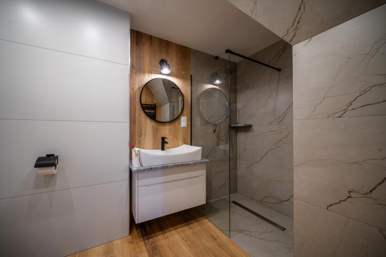 Aparthotel Rabian-Ski Zewnetrzny Basen Oraz Jacuzzi Z Podgrzewana Woda Sala Zabaw I Dmuchaniec ビャウカ エクステリア 写真